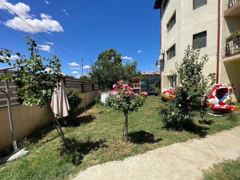 1 Decembrie, vila cu 12 camere si restaurant
